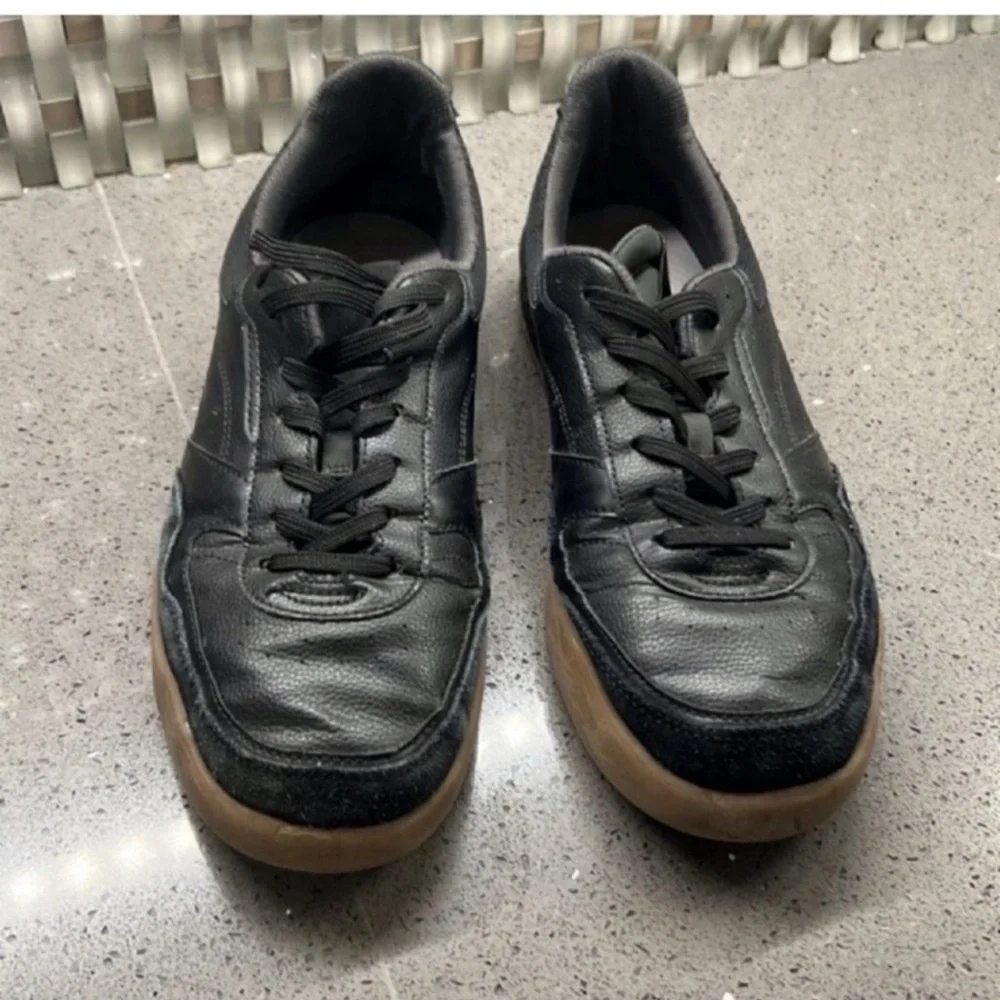 Zara retro leather sneakers size 43 euro (10us) black with laces